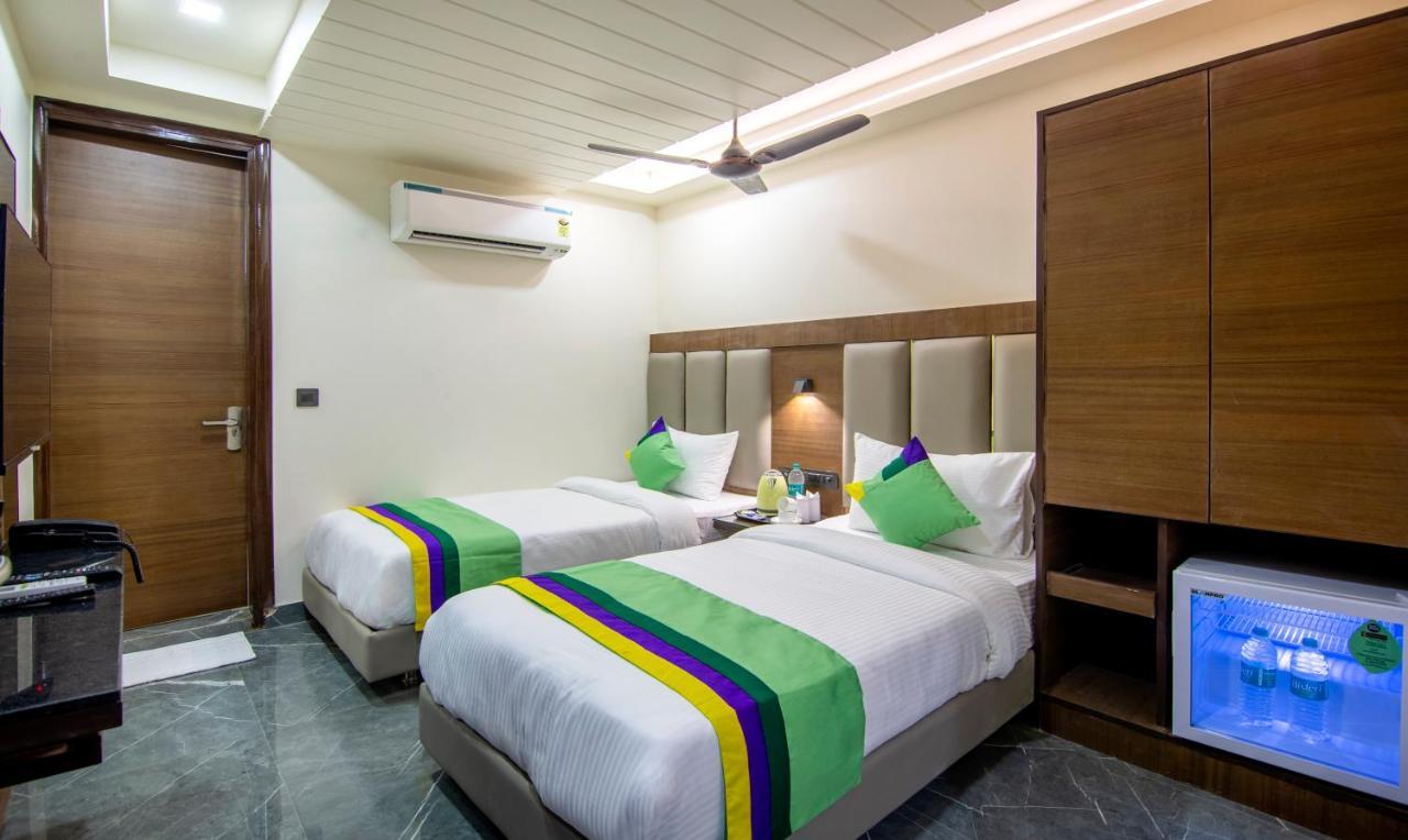 Treebo Royal Comfort Új-Delhi Kültér fotó
